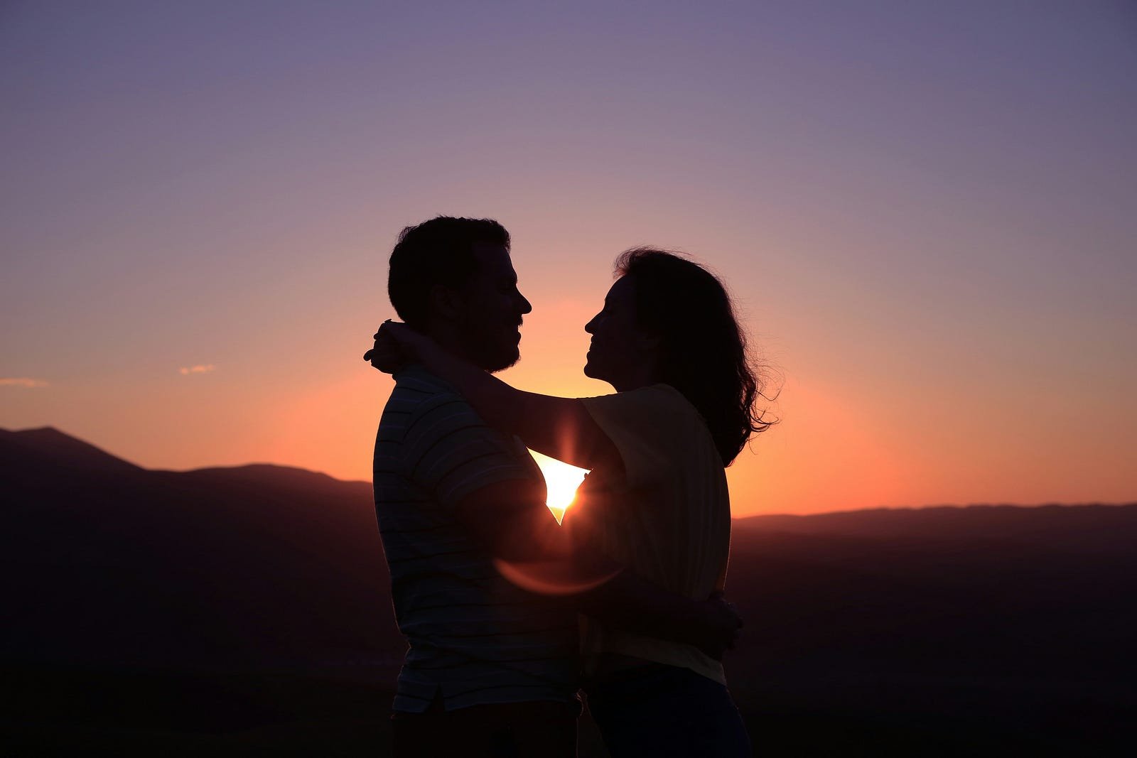 How to Navigate Long-Distance Relationships Successfully